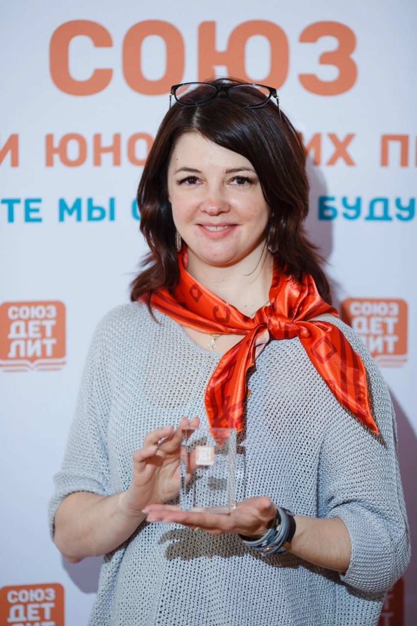 Сказочница, артистка и режиссёр Василиса Кошкина — в «Книжном поезде - 2026»
