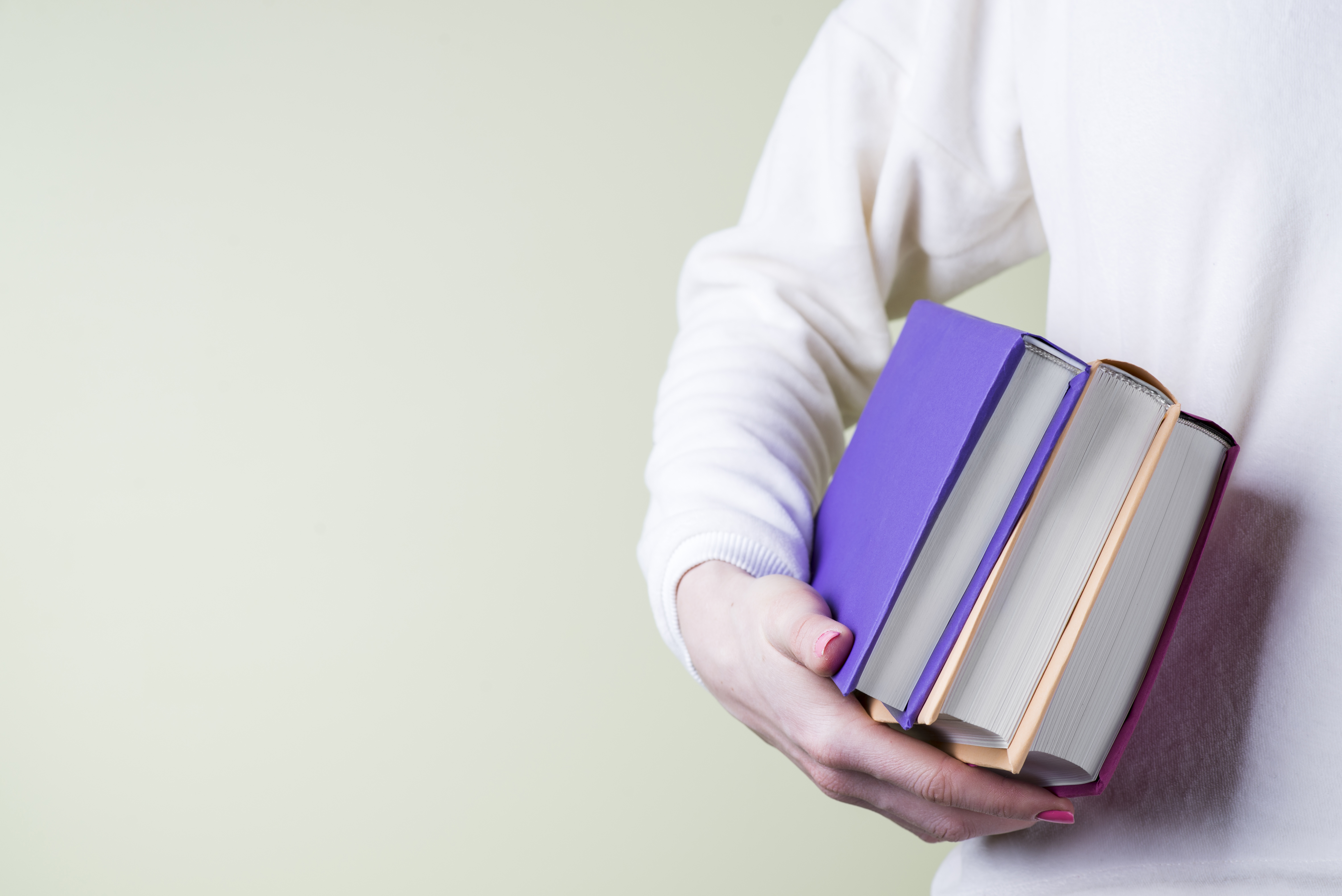 Какие книги стали самыми популярными в 2025 году
